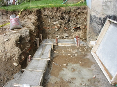 Snap of rought footing in bank